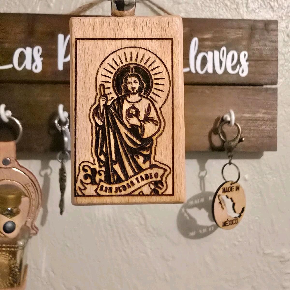 Llavero de San Juditas y La Virgen.